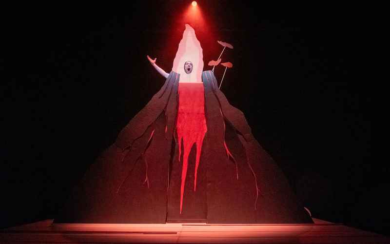 9. Er rent een berg voorbij - Kurt van der Elst - LR