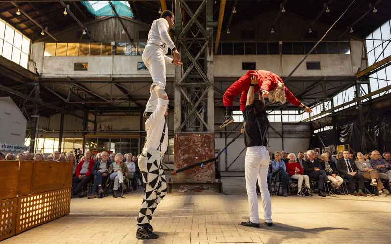 InYourHands - Tall Tales - MirellaBeau