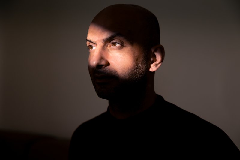 Sadettin K. - FIRST MAN - door Ruby Cruden (liggend)